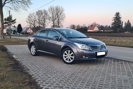 Toyota Avensis 132.000 km 7.500 &euro; München 81241