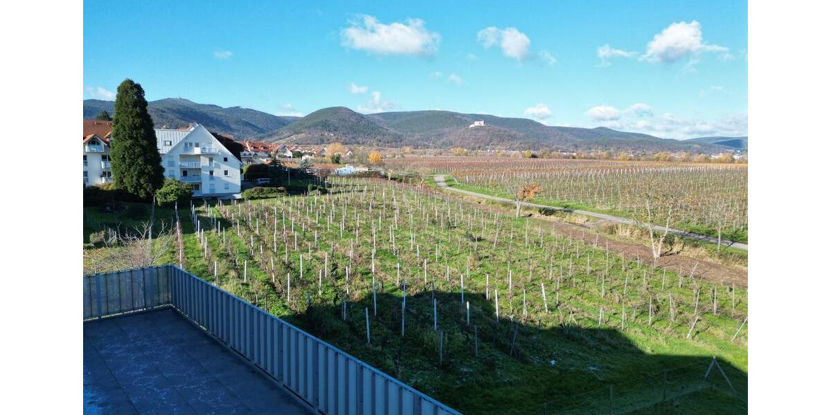 Maikammer -exklusives Wohnen - attraktive 4 Zimmerwohnung - Blick über die Weinberge und das Hambacher Schloß 4 zimmer