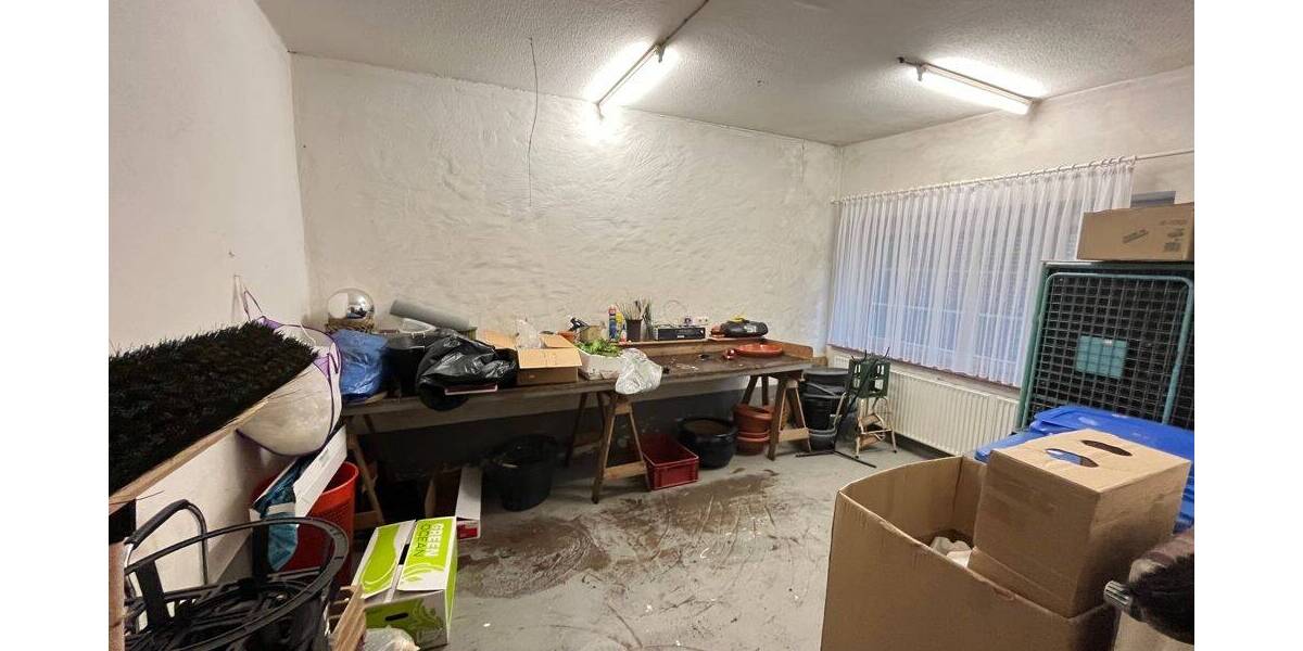Gewerbeobjekt Zetel-Neuenburg Neuenburg - 5 Zimmer, 990&euro; | Angebot:26796357