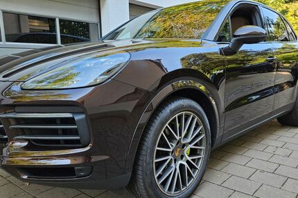 Porsche Cayenne 2.400 km 82.600 &euro; Erlangen 91054