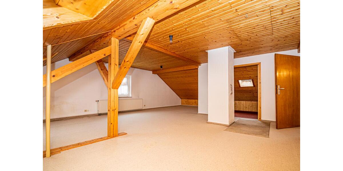 Zweifamilienhaus mit Garten in absoluter TOP-LAGE nahe Cham - Zweifamilienhaus Cham / Michelsdorf Michelsdorf | Angebot:12501300