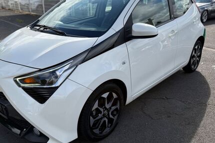 Toyota Aygo (X) 76.323 km 8.990 € Köln 51109