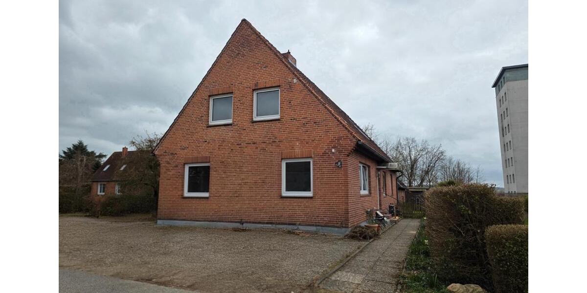 Mehrfamilienhaus, Wohnhaus Lütjenburg - 8 Zimmer, 195 m&sup2;, 400.000&euro; | Angebot:26031652