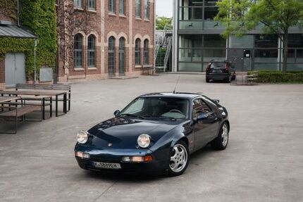 Porsche 928