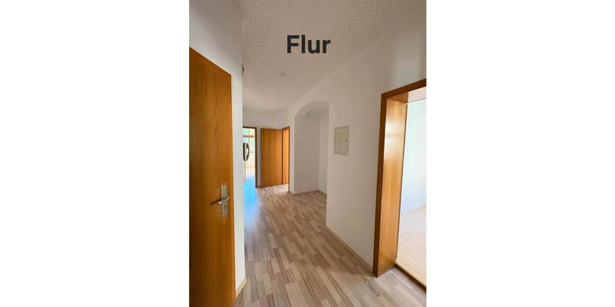 Erdgeschoßwohnung Oederan - 3 Zimmer, 84 m&sup2;, 836&euro; | Angebot:26413680