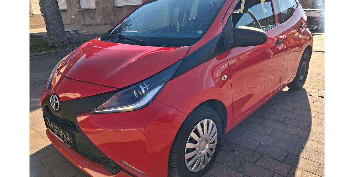 Toyota Aygo 74.000 km 7.500 &euro; Bitterfeld-Wolfen, Stadt 06803