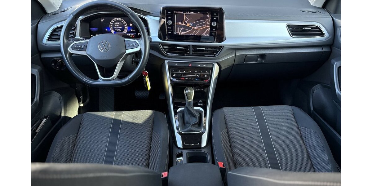 VW T-Roc 1.5 TSI Life CARPLAY/NAVI/SPURHALT/SHZ/DAB 52.096 km 19.800 &euro; Villingen-Schwenningen 78054