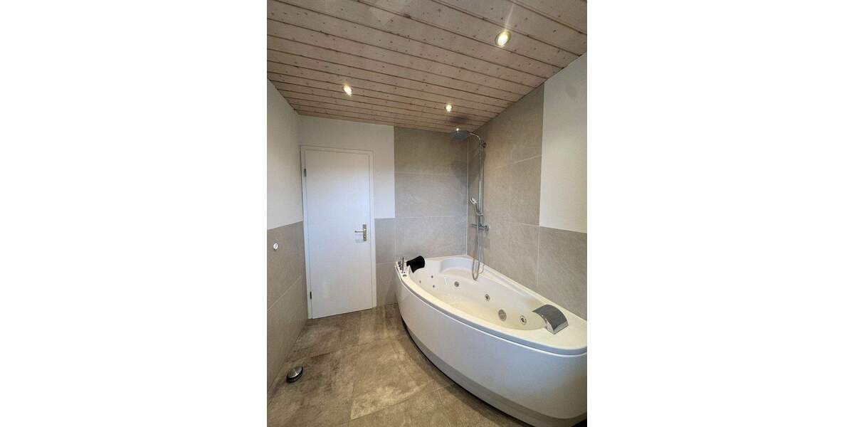 Exklusiv saniertes Einfamilienhaus mit Garten, Terrasse & Smart-Home 8 zimmer