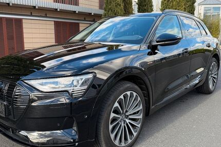 Audi e-tron 89.425 km 28.490 &euro; Lohmar bei Köln 53797