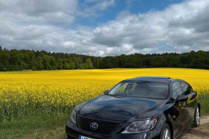 Lexus LS 600