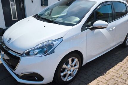 Peugeot 208 35.090 km 9.499 &euro; Brüggen 41379