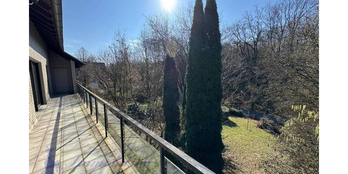 Einfamilienhaus Lage Hörste - 8 Zimmer, 250 m&sup2;, 1.600&euro; | Angebot:26545492
