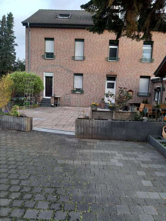 Haus zum Kaufen in Herzogenrath-Kohlscheid 990.000 € 310 m²