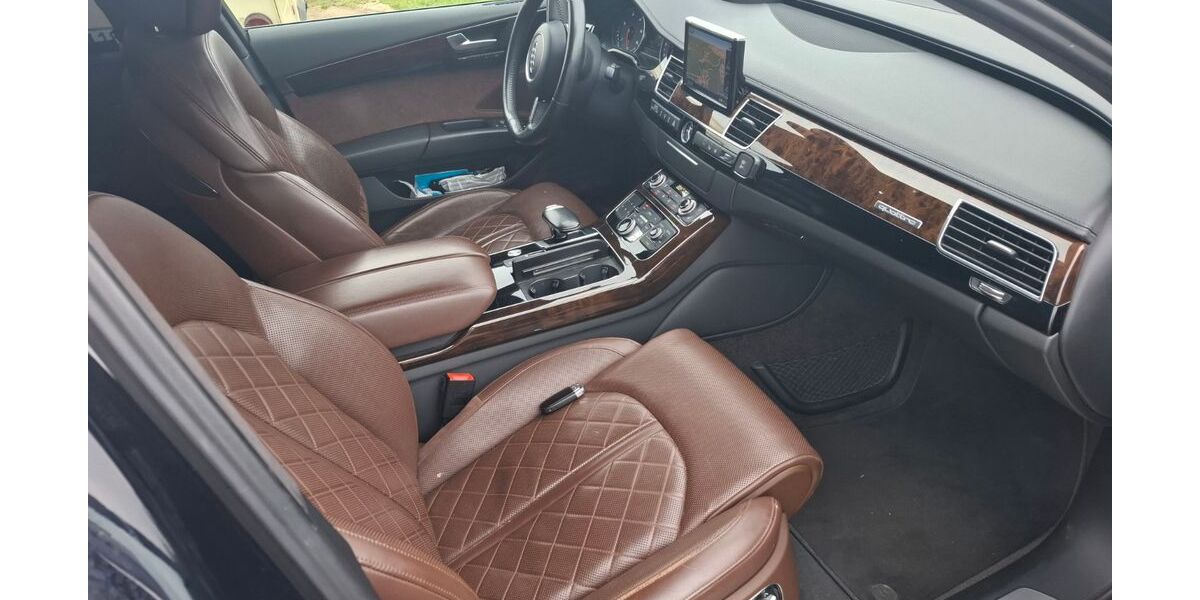Audi A8 230.000 km 23.900 &euro; Weißenfels 06667