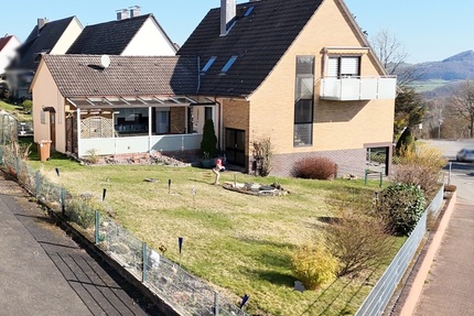 Gepflegtes 1-2 Fam. Haus, neuwertige Heizung, div. Renovierungen, Garten, Doppel-Garage, Terrasse, B - Haus Zierenberg Burghasungen | Angebot:26459788
