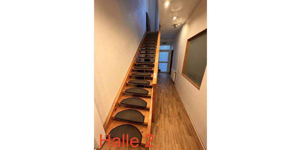 2 Gewerbehallen mit Büro- und Sozialflächen in verkehrsgünstiger Lage zimmer