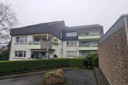 Gut geschnittene Wohnung mit großzügigem Balkon in zentraler Lage