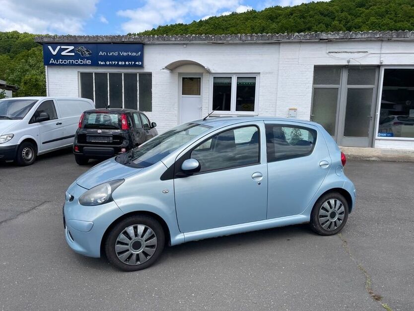 Aygo (X)