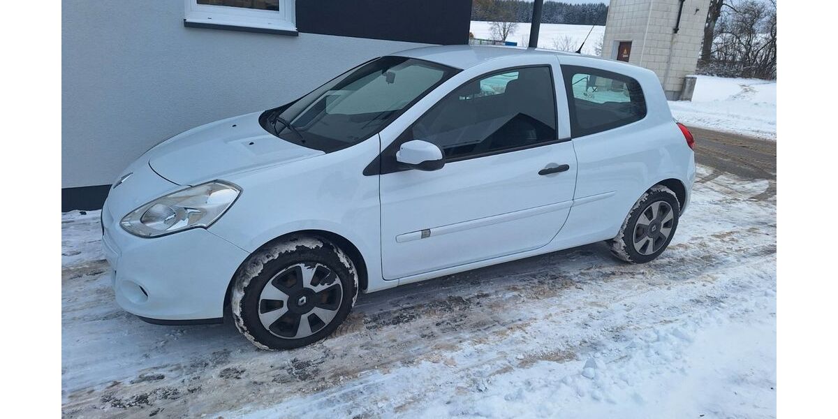 Renault Clio 215.000 km 2.499 &euro; Bad Steben 95138