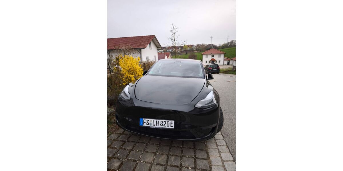 Tesla Model Y 87.000 km 29.900 &euro; Au 84072