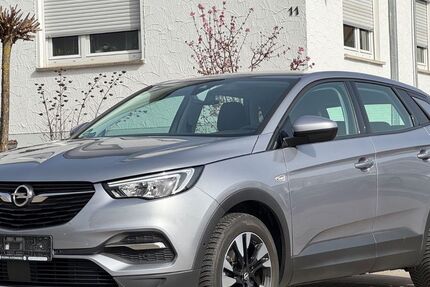Opel Grandland (X) 13.905 km 18.490 &euro; Walddorfhäslach (bei Stuttgart) 72141