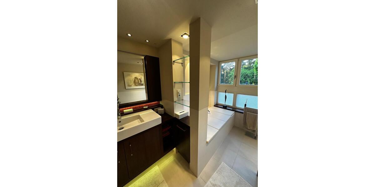 Doppelhaushälfte Wandlitz - 6 Zimmer, 300 m&sup2;, 2.000&euro; | Angebot:25720243