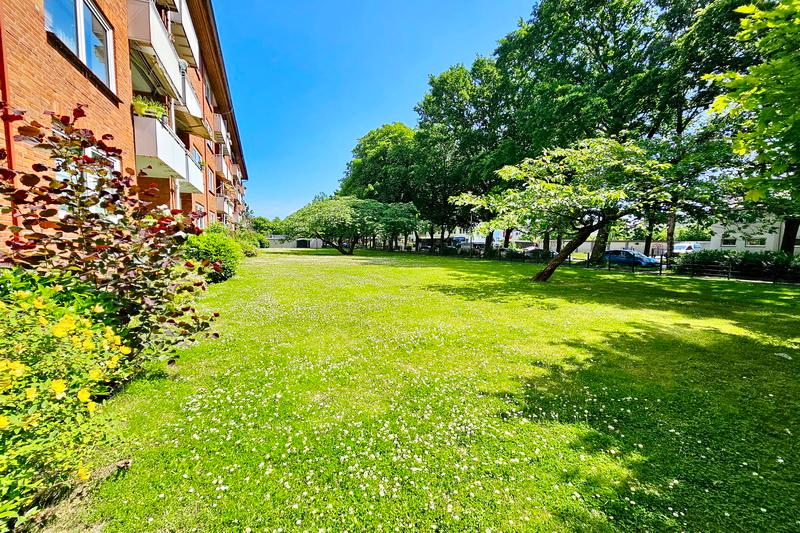 Immobilien Selbstläufer - Toplage mit Wertzuwachs - Gut vermietete 2,5 Zi.- Whg. im Herzen von Pinneberg ! 3 zimmer