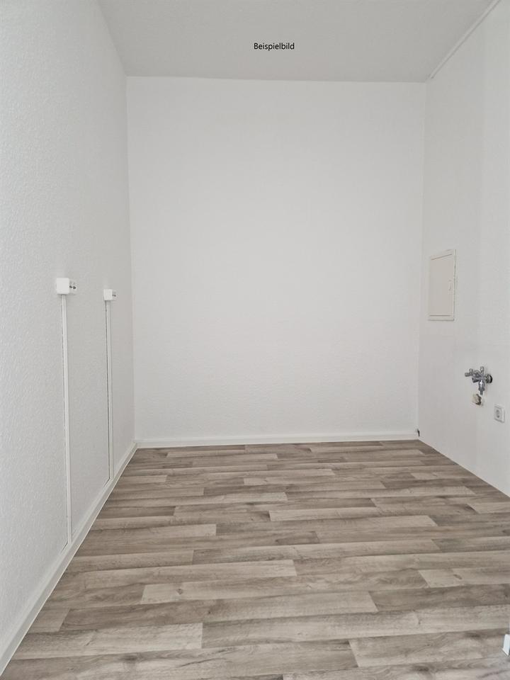 Schicke 5 - Raumwohnung mit Balkon in der Sachsenallee 92 zu vermieten! zimmer