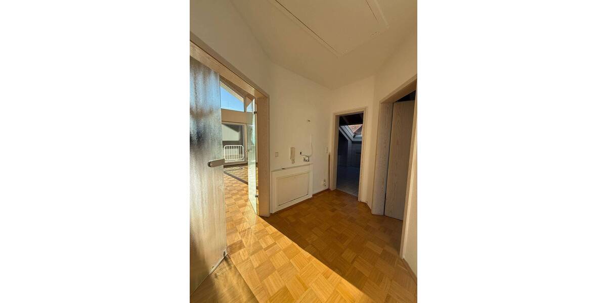 Etagenwohnung Gelnhausen - 3 Zimmer, 85 m&sup2;, 995&euro; | Angebot:26376003
