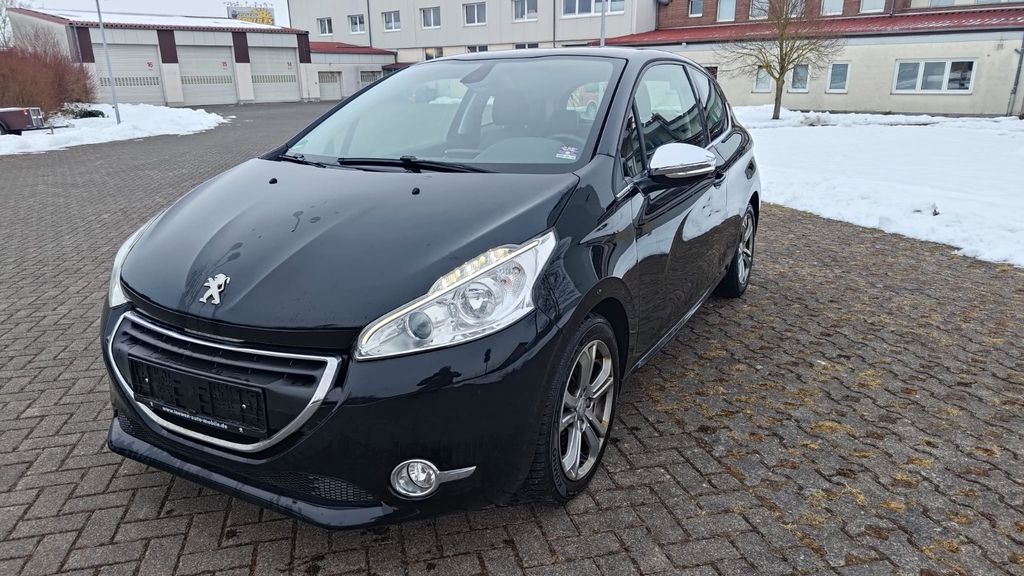 Peugeot 208 120.000 km 4.950 &euro; Warburg 34414