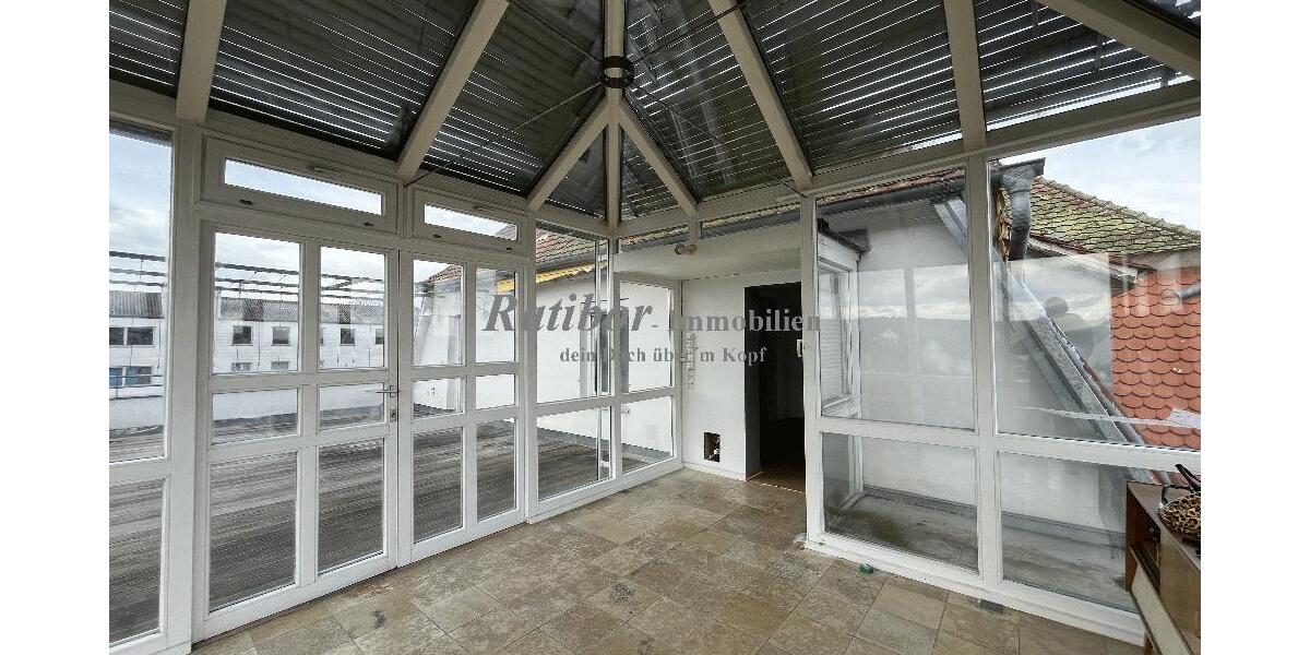 Außergewöhnliche und sehr großzügige 5 Zimmer Mansardenwohnung mit Dachterrasse und Wintergarten - Terrassenwohnung Roth Eckersmühlen | Angebot:26737654