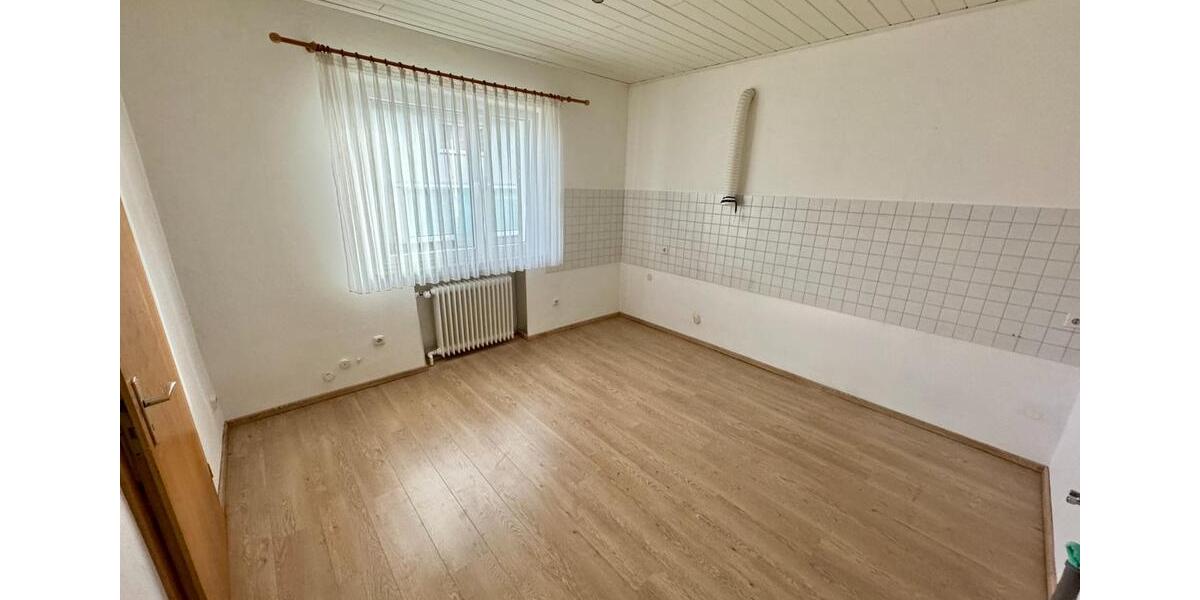 Erdgeschoßwohnung Spenge - 4 Zimmer, 100 m&sup2;, 750&euro; | Angebot:25900237