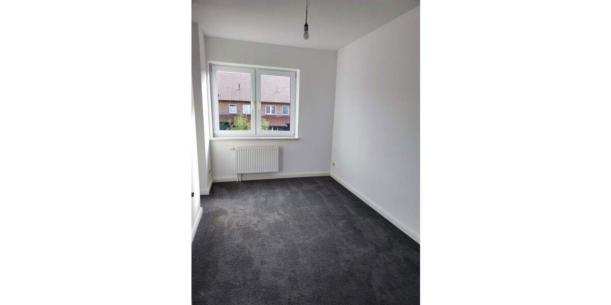 Reihenmittelhaus Albersdorf - 3 Zimmer, 130 m&sup2;, 1.100&euro; | Angebot:24251347