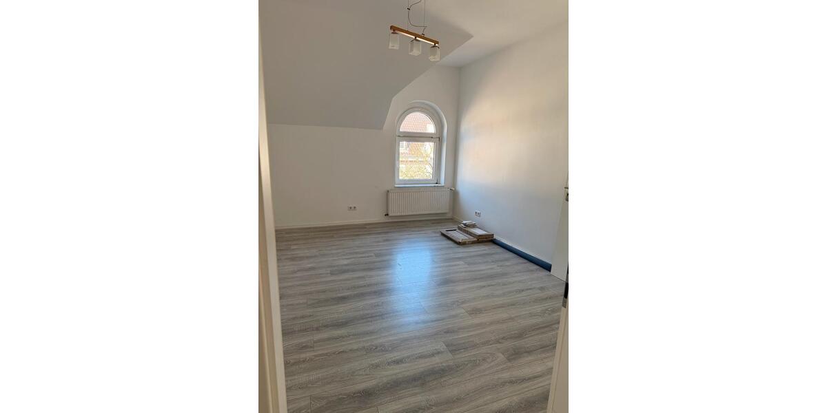 Dachgeschoßwohnung Neuss Furth-Mitte - 2 Zimmer, 55 m&sup2;, 700&euro; | Angebot:25045377