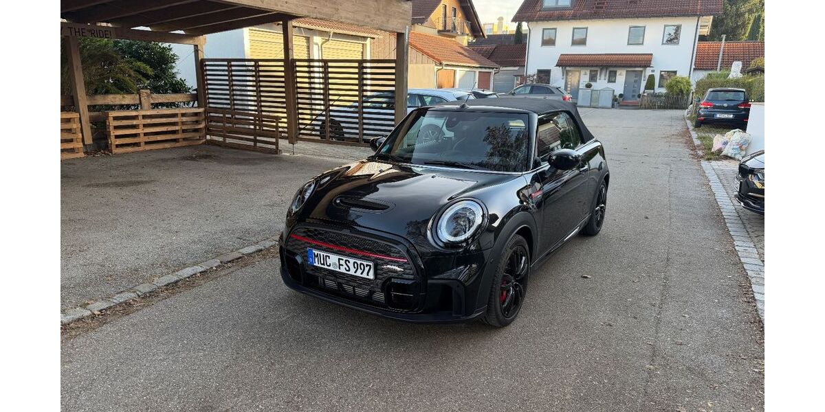 Mini John Cooper Works Cabrio 9.649 km 37.900 &euro; Putzbrunn 85640