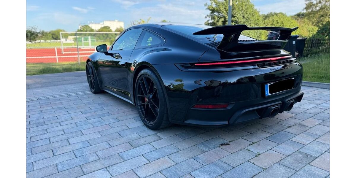 Porsche 992 4.000 km 172.000 &euro; Limburgerhof 67117