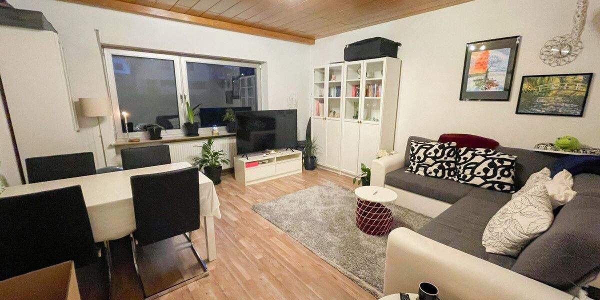 Ideal für Singles u. Paare | 1.OG | 2ZKB + Stellplatz u. Kellerraum | Balkon an der Wohnung 2 zimmer