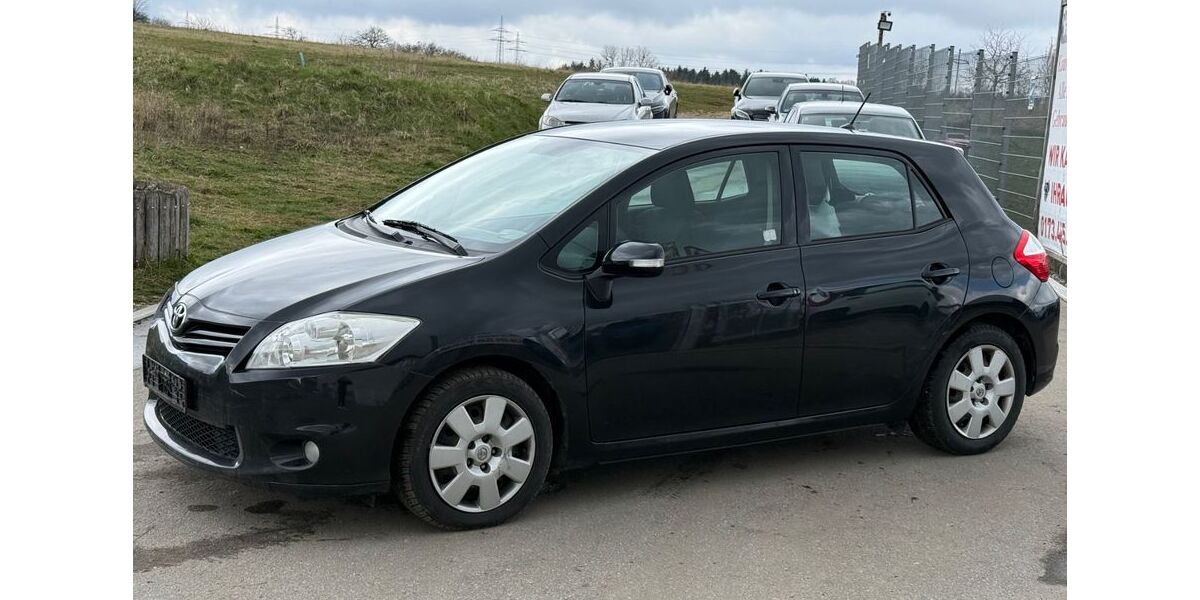 Toyota Auris 181.000 km 3.650 &euro; Dotternhausen 72359