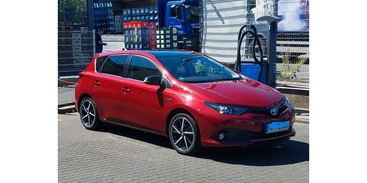 Toyota Auris 140.000 km 14.000 &euro; UNKEL 53572