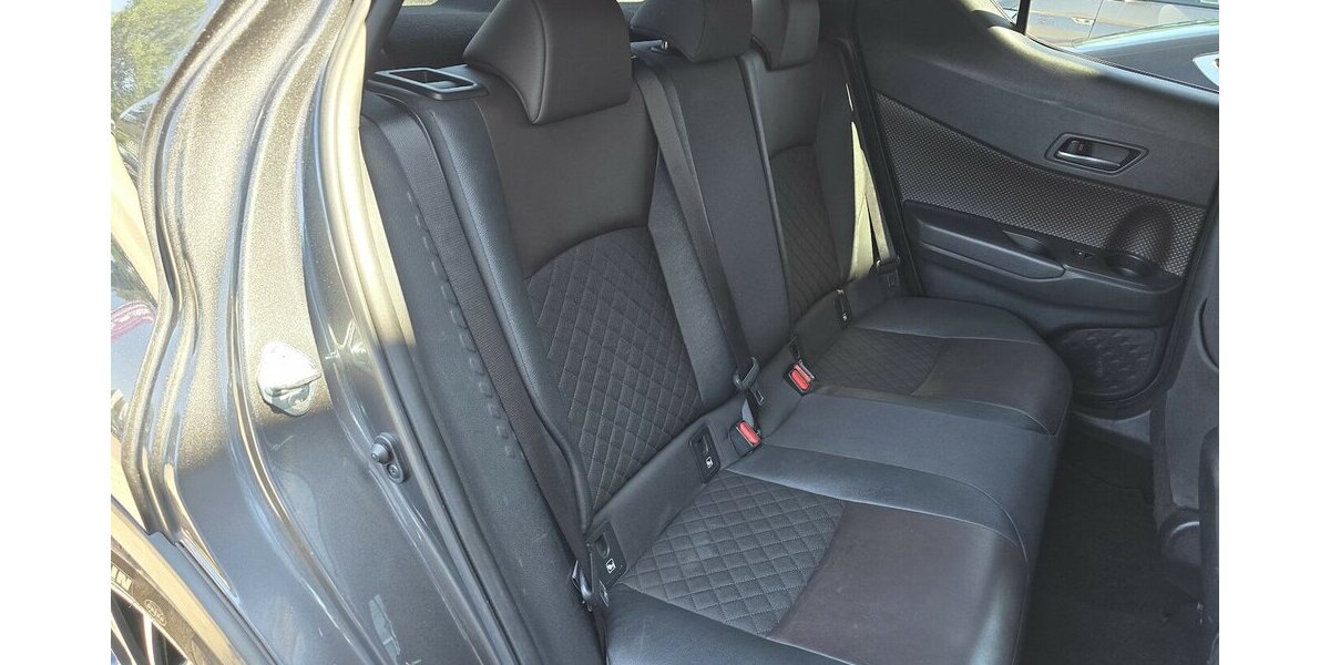Toyota C-HR 1.2 LOUNGE/KAMERA/NAVI/LEDER/JBL/PDC 119.381 km 12.900 &euro; Villingen-Schwenningen 78054