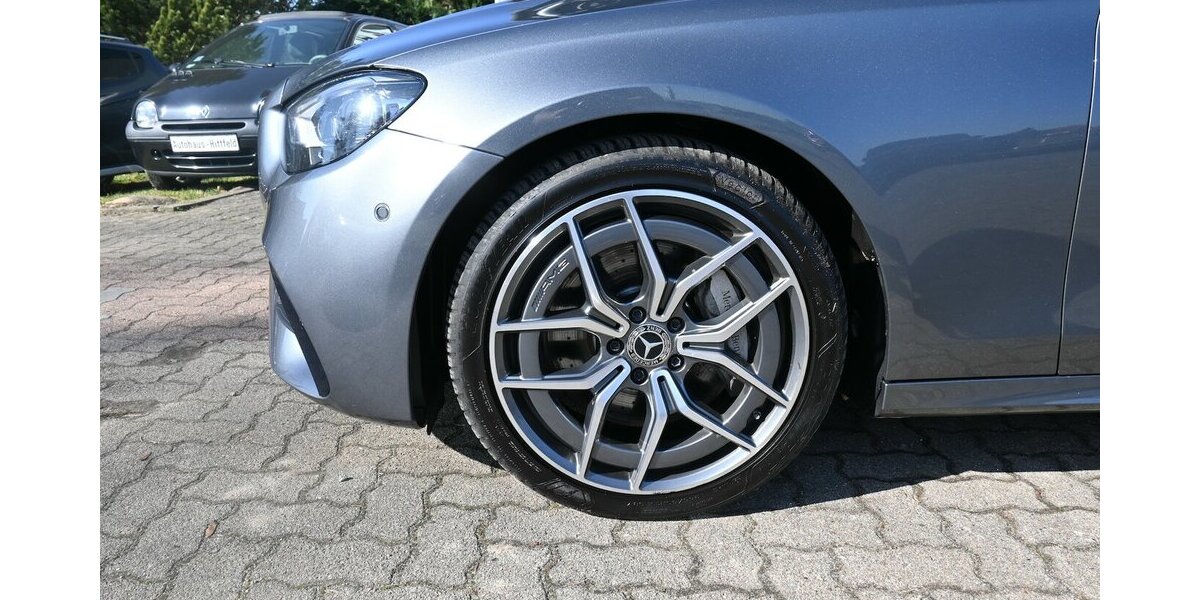 Mercedes-Benz E 400 dT 4M *AMG-Line* DSG Navi Pano 19Alu 199.000 km 31.300 &euro; Seevetal - Hittfeld 21218