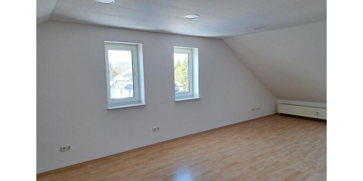 Dachgeschoßwohnung Neuhof - 2 Zimmer, 78 m&sup2;, 695&euro; | Angebot:25054312
