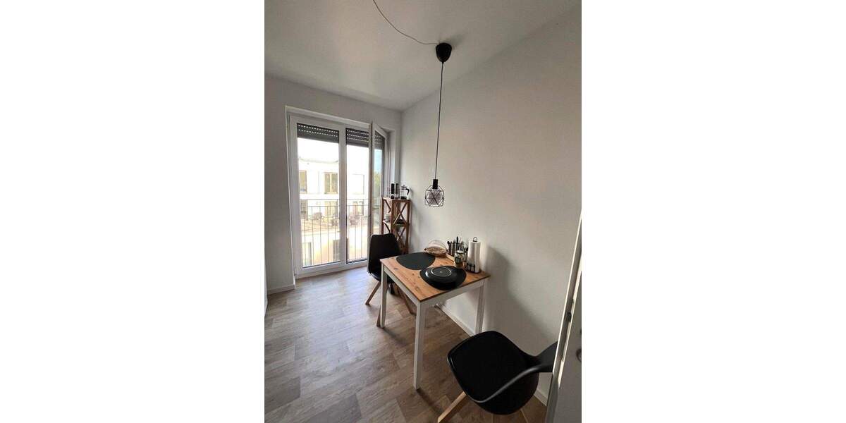 Nur für Studenten und Auszubildende: WG-Zimmer in einer Jungs-WG frei! 1 zimmer