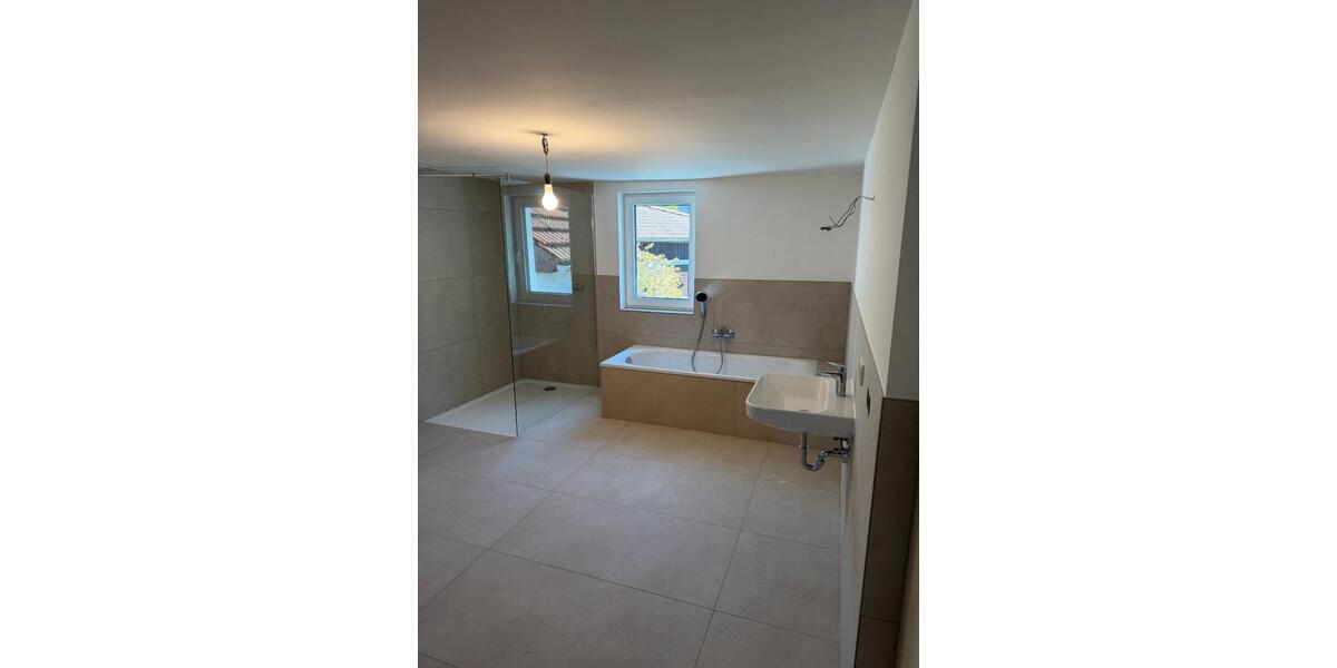 Maisonettenwohnung Schmalkalden - 4 Zimmer, 130 m&sup2;, 1.300&euro; | Angebot:26431092