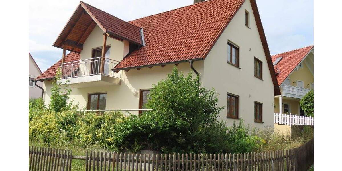 **Erstbezug, keine Abnutzung: Zweifamilienhaus mit Doppelgarage und großer Terrasse in Langquaid** 7 zimmer