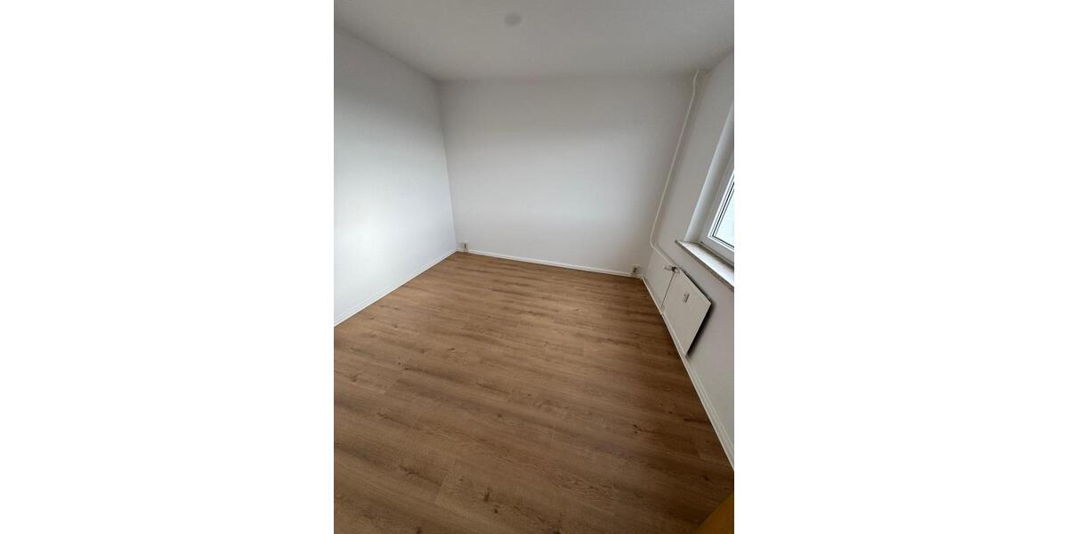 Etagenwohnung Halle (Saale) Halle-Neustadt - 4 Zimmer, 66 m&sup2;, 290&euro; | Angebot:26348030