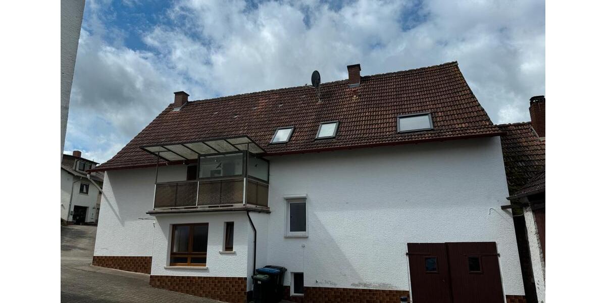 Einfamilienhaus Wolfstein - 8 Zimmer, 180 m&sup2;, 1.050&euro; | Angebot:26356081