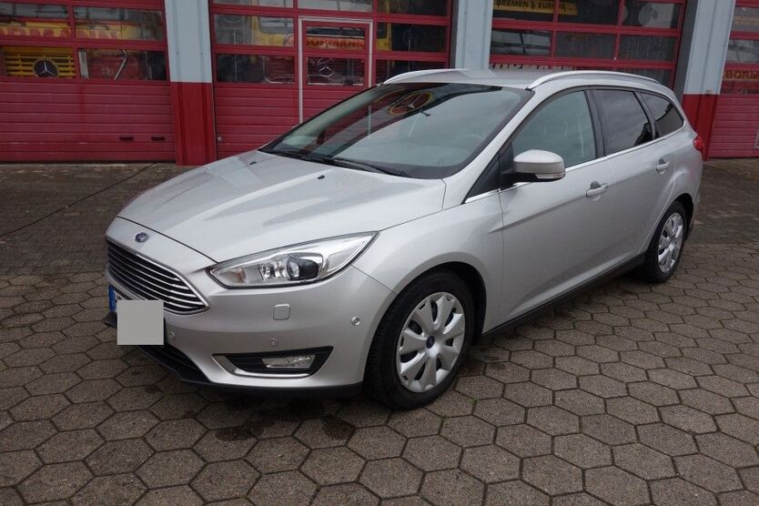 Ford Focus 86.615 km 11.900 € Bremen 28325