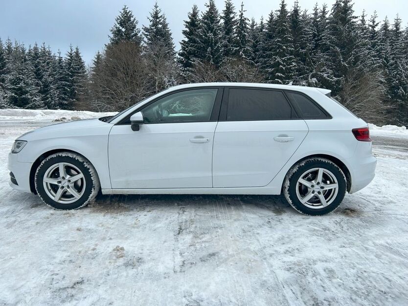 Audi A3 129.000 km 9.500 € 98724 Lauscha OT Ernstthal 98724