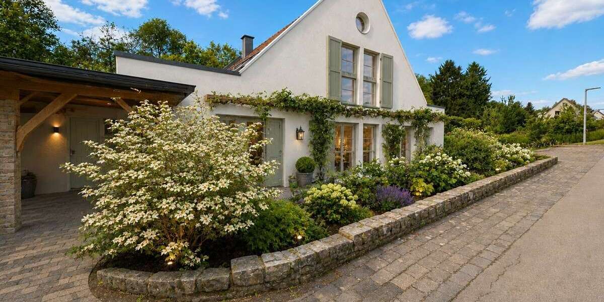 Charakterimmobilie mit Einliegerwohnung auf außergewöhnlichem Naturgrundstück - Mehrfamilienhaus, Wohnhaus Hüllhorst | Angebot:27254352